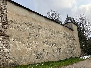 Hilfe für imposante Kirchenmauer aus dem 18. Jahrhundert in Urach
